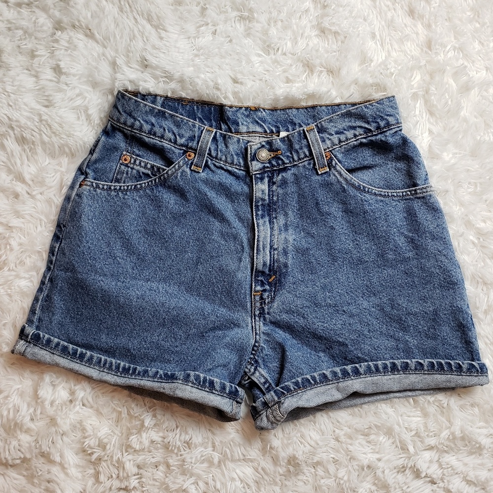 EUC Vintage High Waisted Levi's 950 Shorts Sz 28